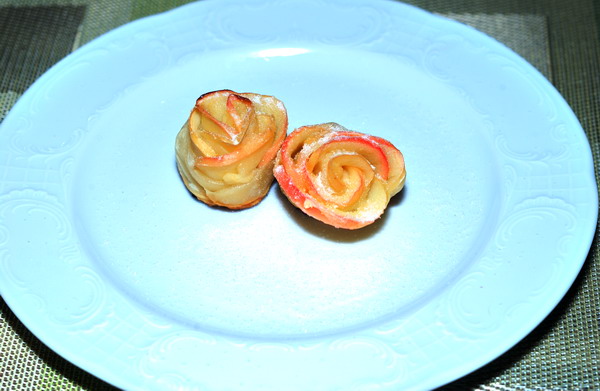 Десерт «Розы из яблок»5