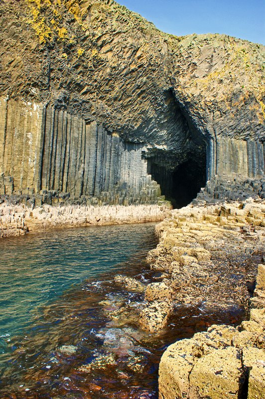 Поющая пещера Фингала (18 фото)