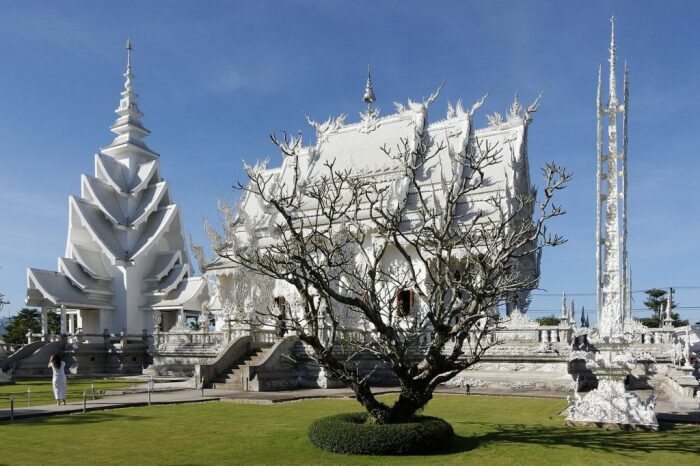«Белый храм» Таиланда, который выглядит как божественный подарок с небес18