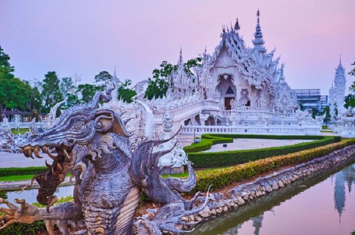 «Белый храм» Таиланда, который выглядит как божественный подарок с небес5