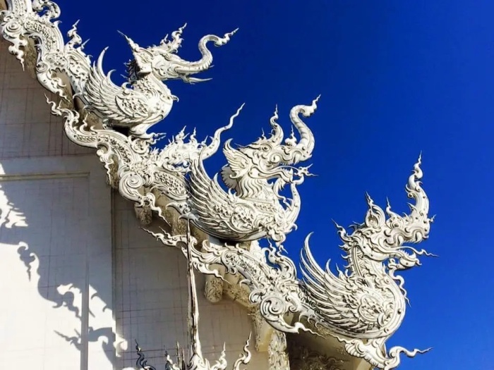 «Белый храм» Таиланда, который выглядит как божественный подарок с небес4