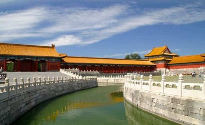 Зачем строили ледяные дороги, как делали золотые кирпичи для китайского Запретного города и другие факты о грандиозном дворце8