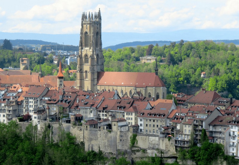 Десять самых красивых и незабываемых городов Швейцарии6