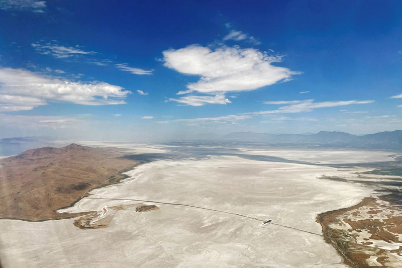 Знаменитое Большое Соленое озеро в США медленно умирает. Почему оно убивает все вокруг?1