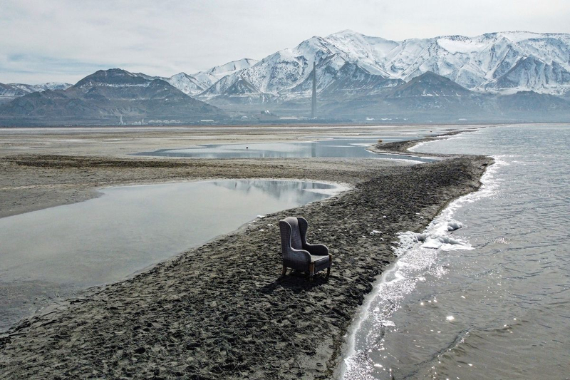 Знаменитое Большое Соленое озеро в США медленно умирает. Почему оно убивает все вокруг?3