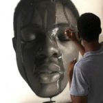 Реалистичные угольные портреты нигерийского художника (18 фото)