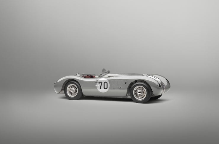 Jaguar показал точную копию C-Type 1953 года за 106 миллионов рублей1
