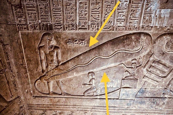 Почему в гробнице Древнего Египта изображена электрическая лампочка?2