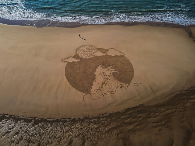 Гигантские рисунки на песке (30 фото)9