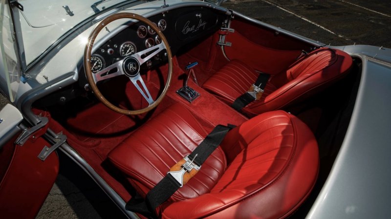 Редкая двухпедальная модель Shelby Cobra 1965 года2