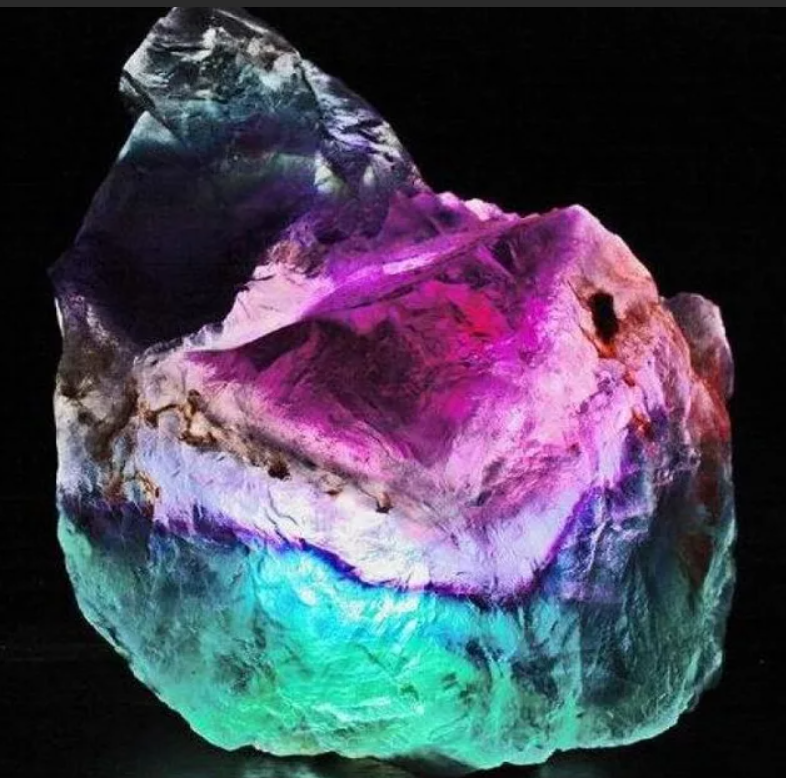 10 самых красивых видов камней и минералов в мире