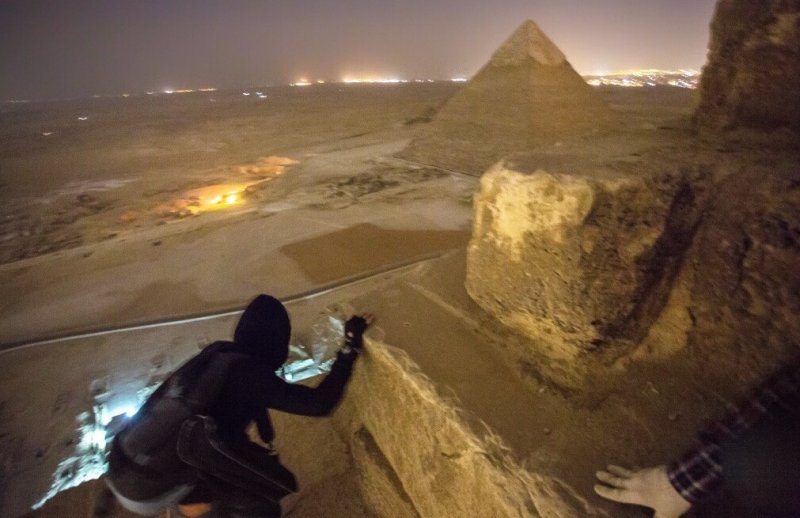 Многие хотели бы взобраться на вершину египетской пирамиды, но нельзя2