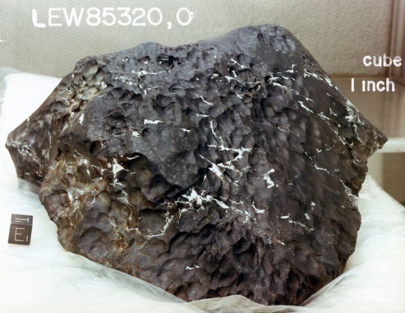 Как распознать метеорит — 5 верных признаков3