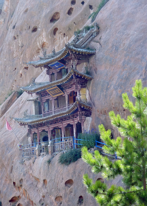 «Храм Лошадиного копыта»: тайны и легенды скальной святыни буддистов12
