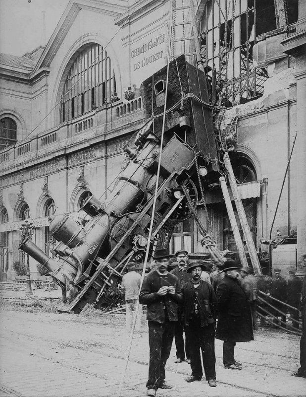 Крушение поезда на вокзале Монпарнас – одно из самых известных и впечатляющих железнодорожных происшествий (1895) (7 фото)7