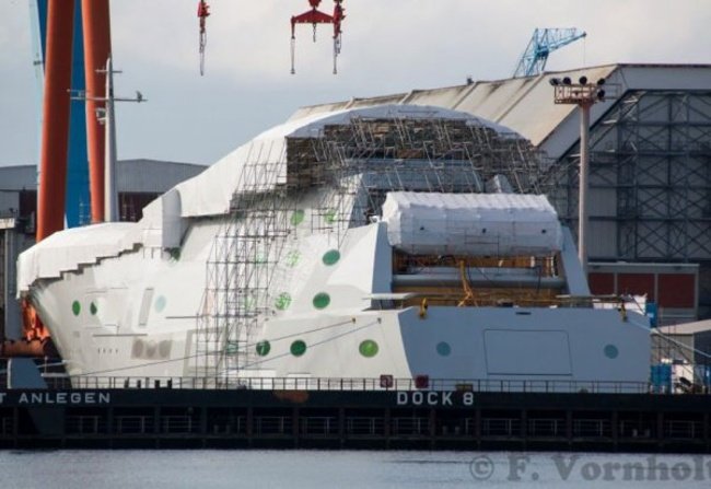 Российский миллиардер купил самую большую яхту в мире (6 фото + видео)2